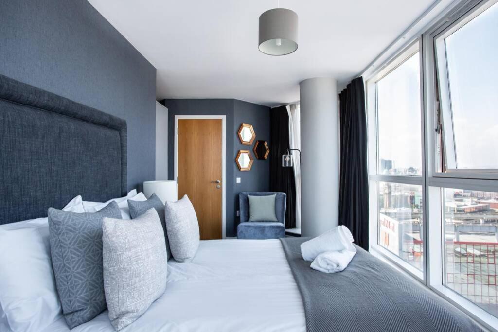Titanic & Views, Ultra Luxury Parking Apartment *