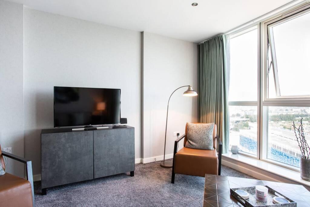 Titanic & Views, Ultra Luxury Parking Apartment