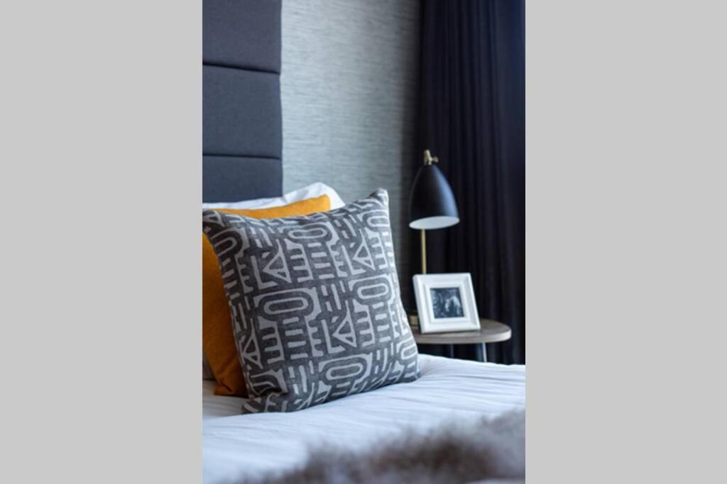 Titanic & Views, Ultra Luxury Parking Apartamento *